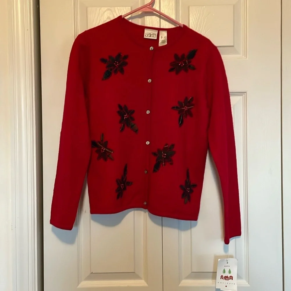 Women’s sz S Villager Sport 100% wool red cardigan plaid embroidered appliqué